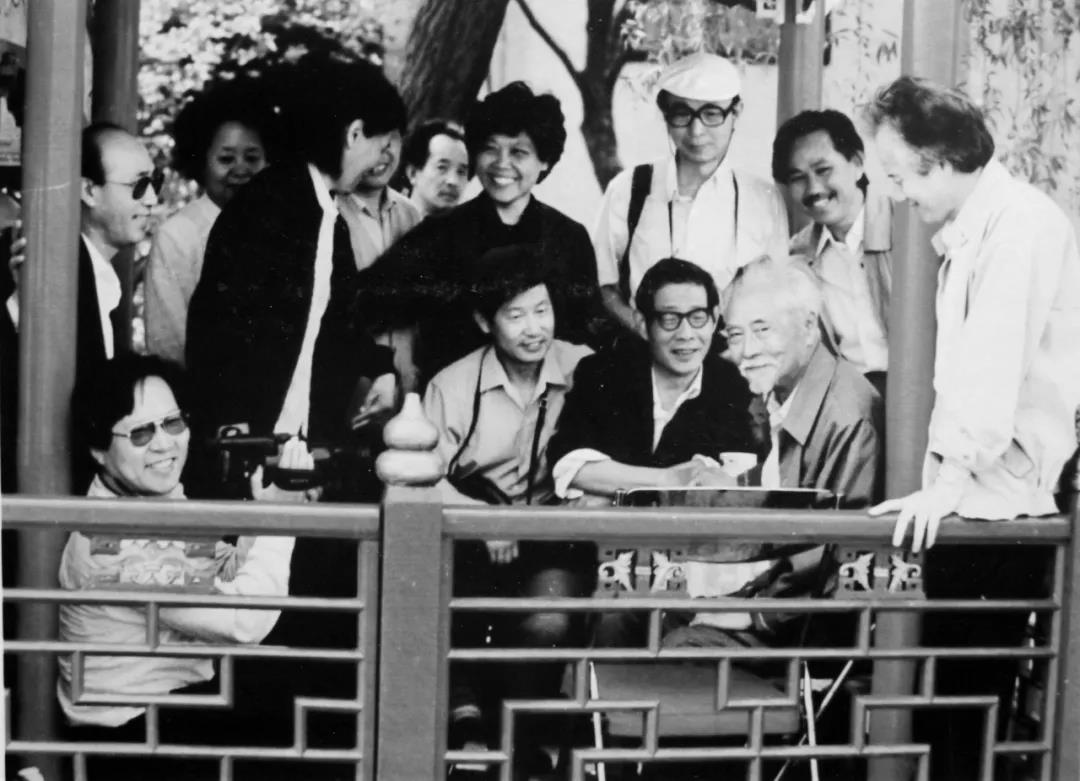 1990年，叶浅予师生艺术行路团在浙江