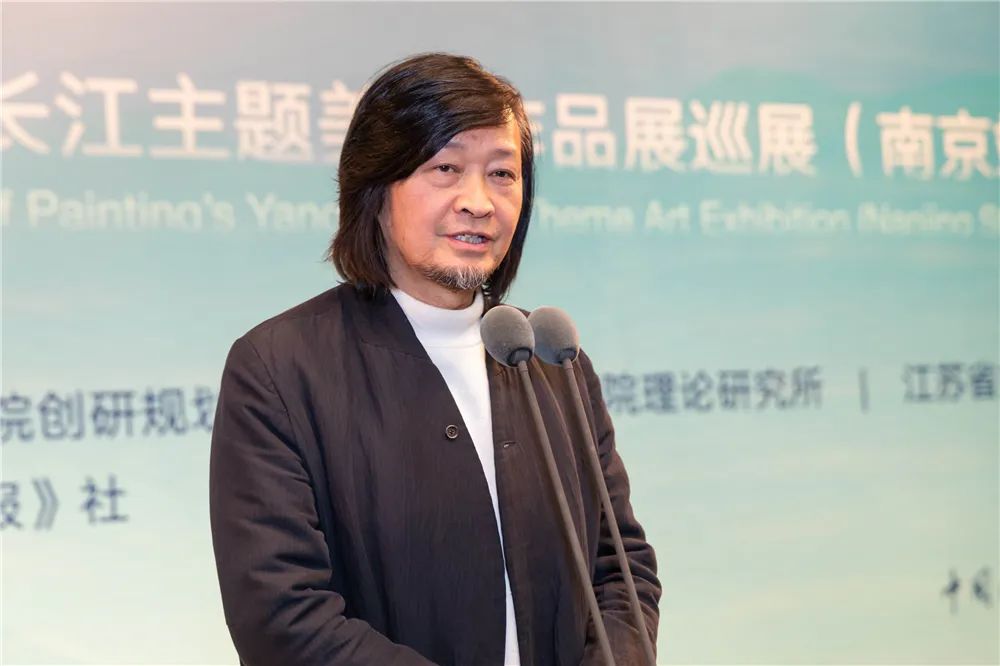 中国国家画院美术馆原馆长何加林代表艺术家发言