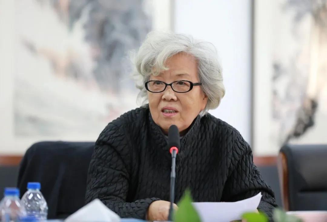 中国国家画院院委、国画艺术家王迎春发言