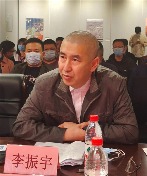 黑龙江省书画院党委书记、院长李振宇主持座谈会