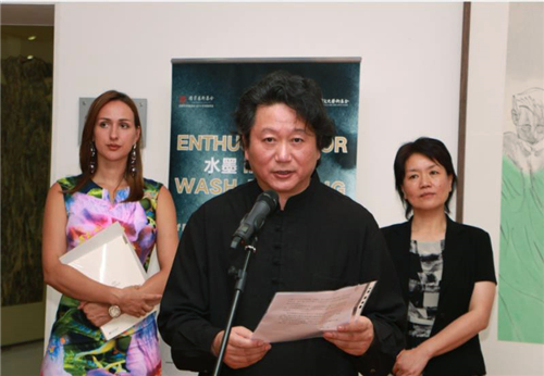 中国国家画院副院长张江舟在开幕式上致辞