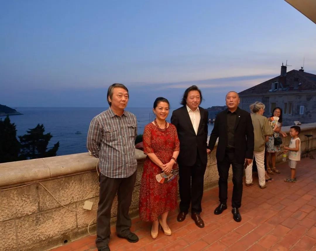 中国国家画院艺术家一行与中国驻克罗地亚大使许尔文和克罗地亚文化部部长尼娜·库尔兹纳克等嘉宾亲切交流