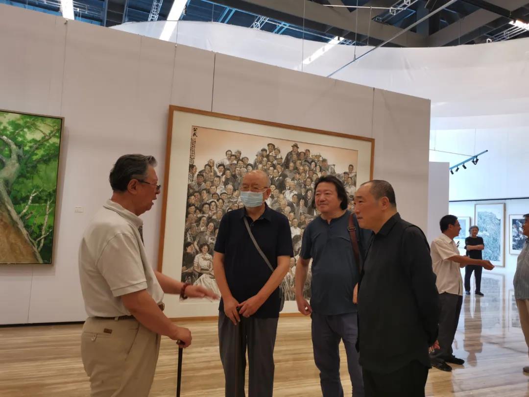 龙瑞、李宝林、卢禹舜、纪连彬在展览现场