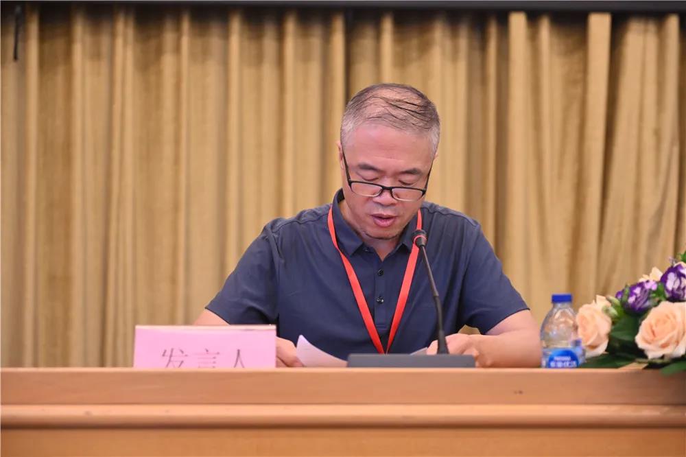 学员代表胡良伟发言