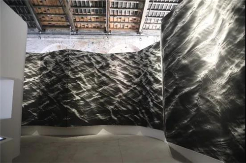 2012生成与弥散 在威尼斯双年展中国馆 水印木刻 380×4200cm 2019年